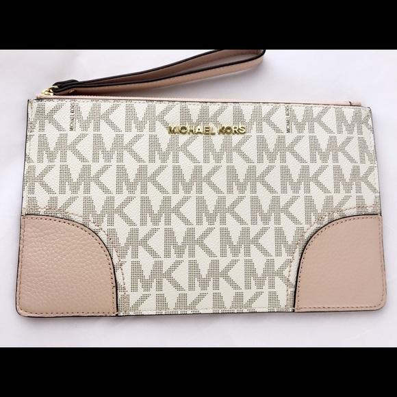 Michael Kors - Picture 2 of 5